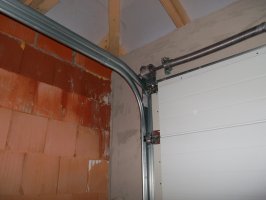 Sekční vrata pro garáže
 3